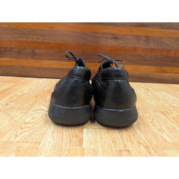 Stuart Weitzman Black Leather Lattice Woven Loafer Sneaker Shoes Womens Sz 8.5/9 - Picture 3 of 11